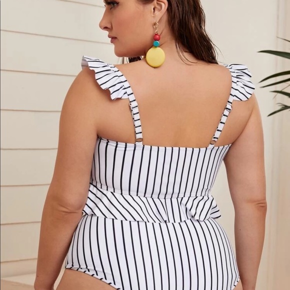 2 piece swimsuit/ unworn - Picture 2 of 2